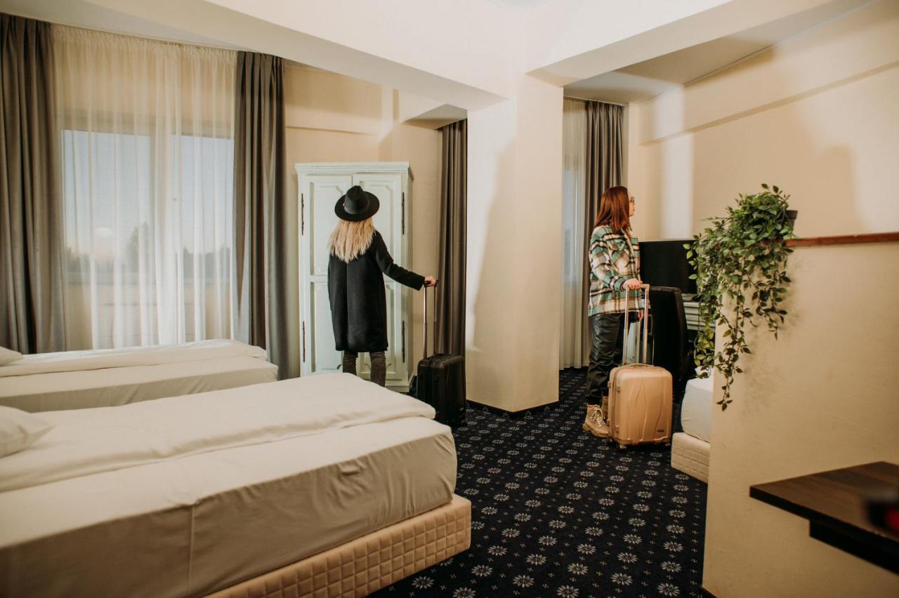 Hotel Coandi Arad Exterior photo